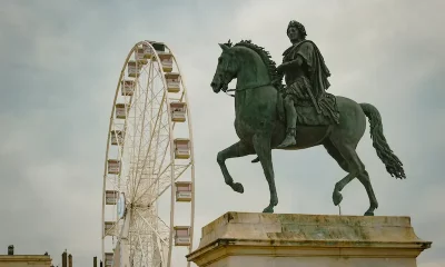 statue en bronze de Louis XIV est de retour sur la place Bellecour